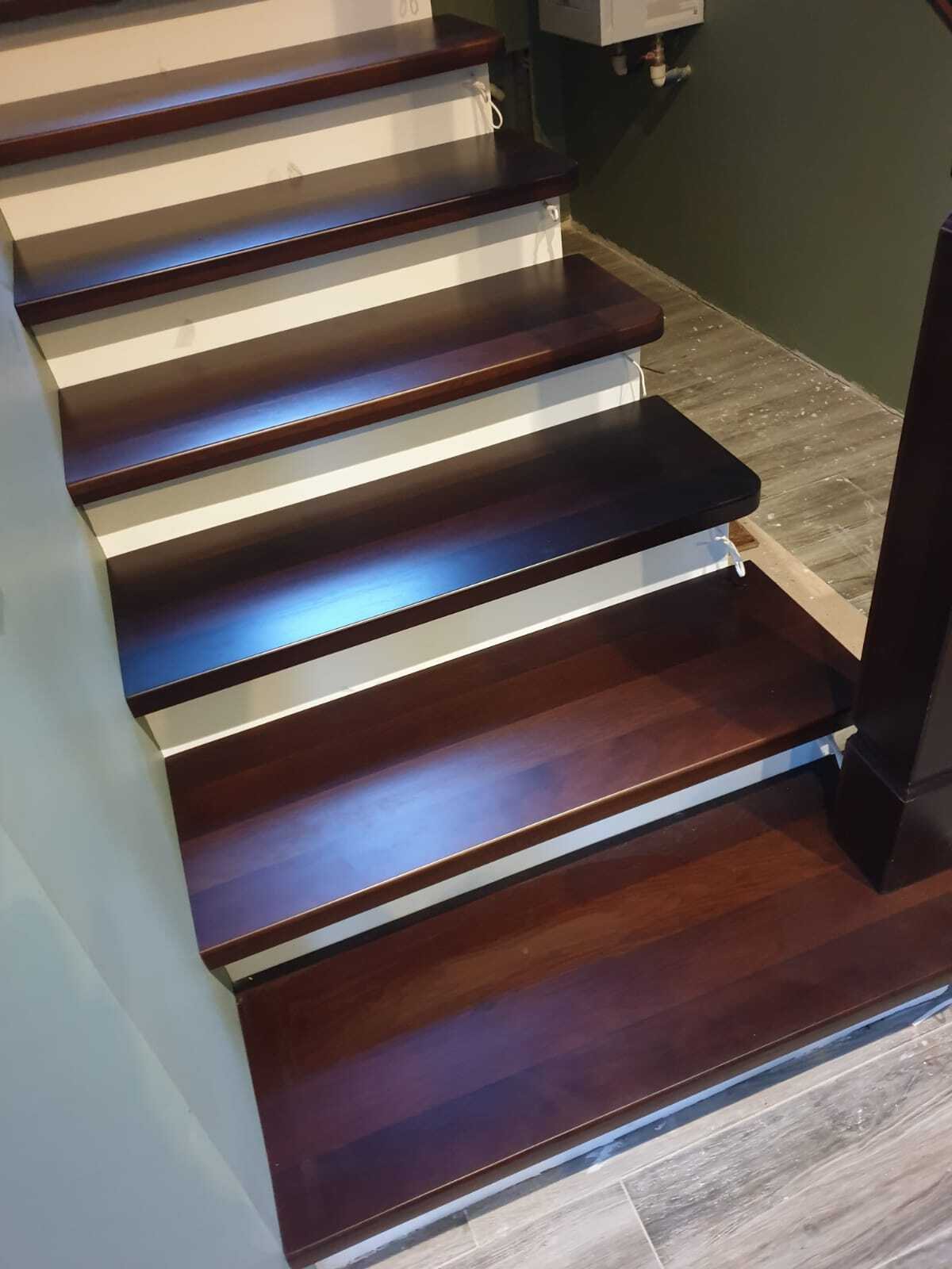 Ступени из термомодифицированной сосны QUCON WOOD
