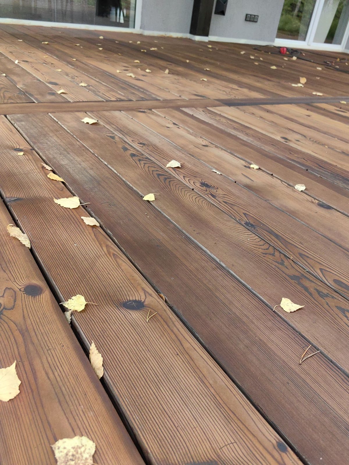 Уложенная терраса из термомодифицированной сосны — QUCON WOOD